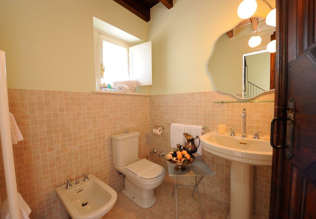 Villa Storica is a luxurious dreamvilla with private pool and vineyard in Le Marche, Italy