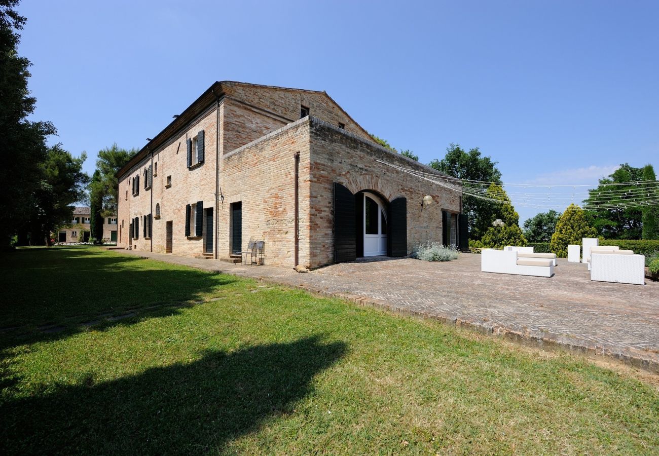 Villa Storica is a luxurious dreamvilla with private pool and vineyard in Le Marche, Italy