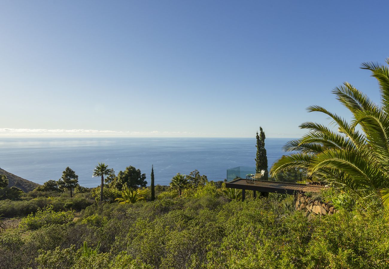 Pavilion Miramar is a tropical villa for two with sea view and lots of privacy in Puntagorda, La Palma
