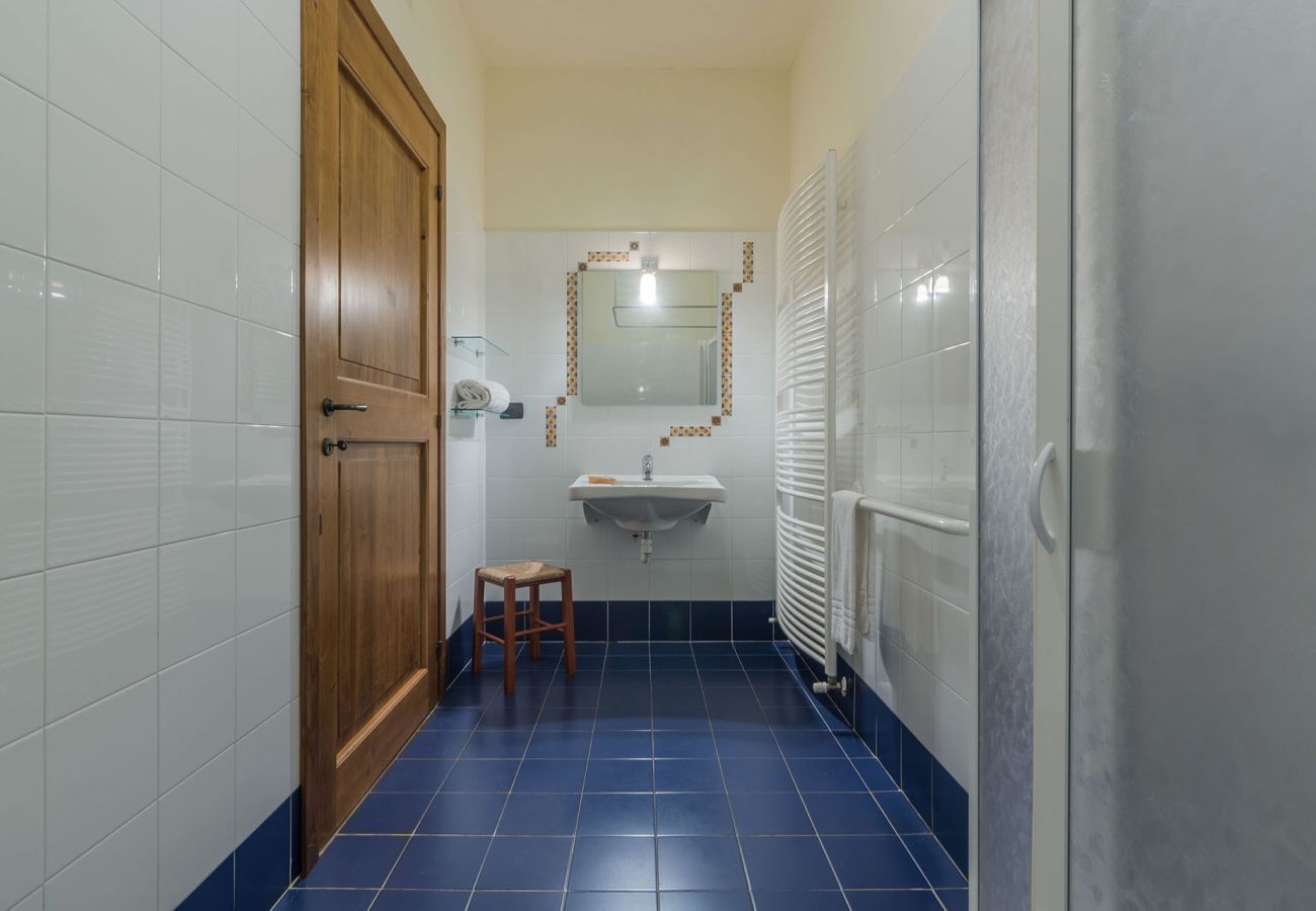 Villa Donna, spacious villa with private pool and amazing, unique views over the landscape of Le Marche, Urbania