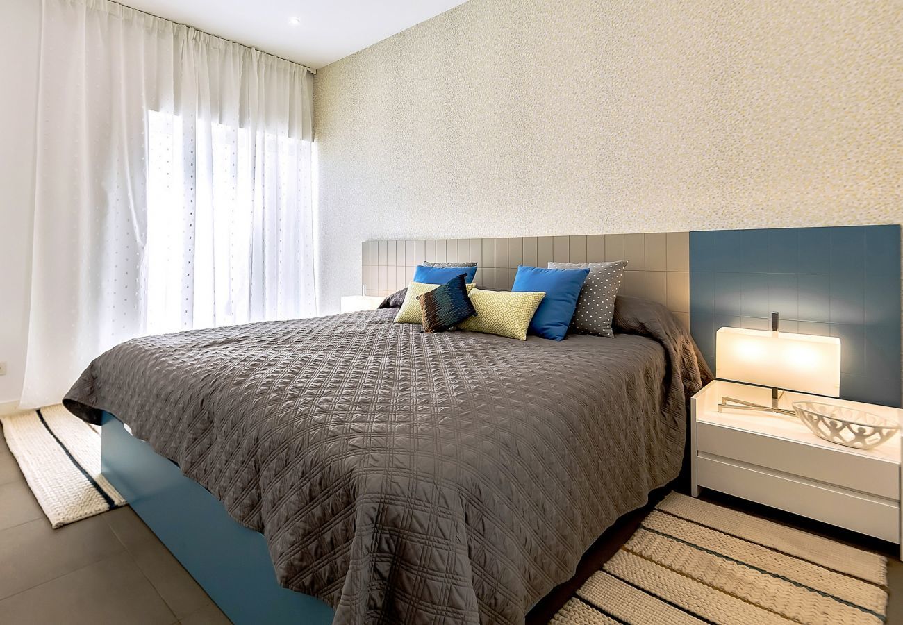 Villa Reya II is a luxiorious villa with private, heated pool. A walking distance from the beach in Costa Adeja, Tenerife