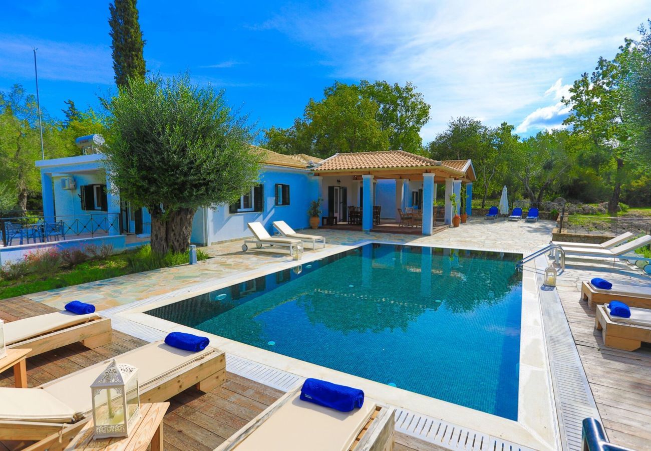 Villa Anthousa | A detached villa with private pool on Corfu, Greece