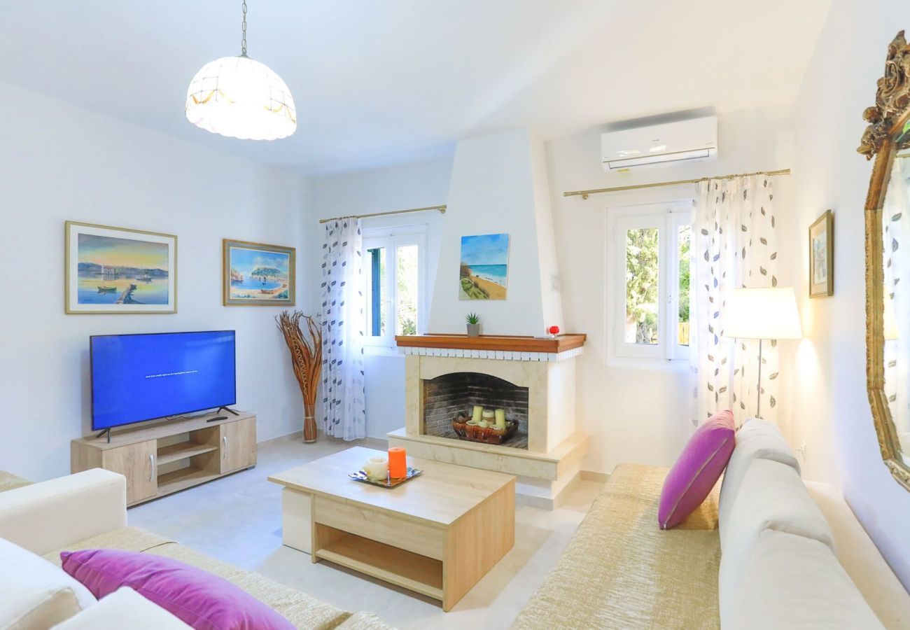 Villa Anthousa | A detached villa with private pool on Corfu, Greece