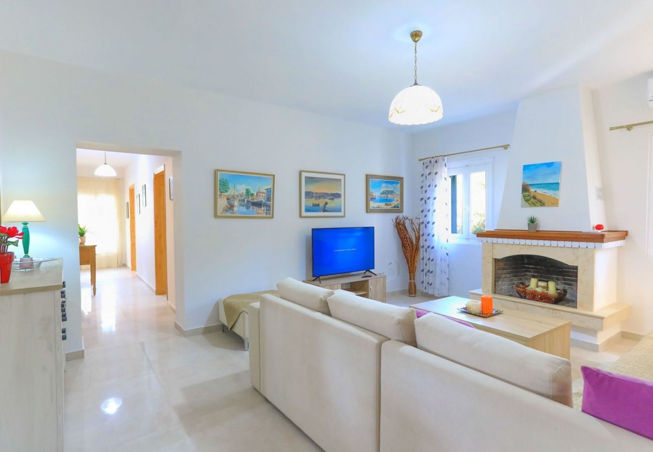 Villa Anthousa | A detached villa with private pool on Corfu, Greece