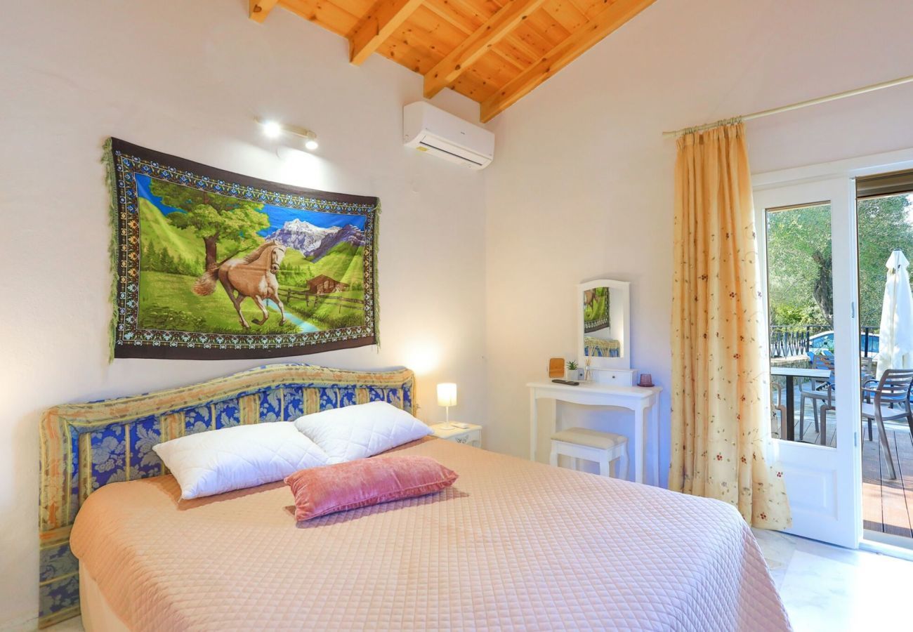 Villa Anthousa | A detached villa with private pool on Corfu, Greece