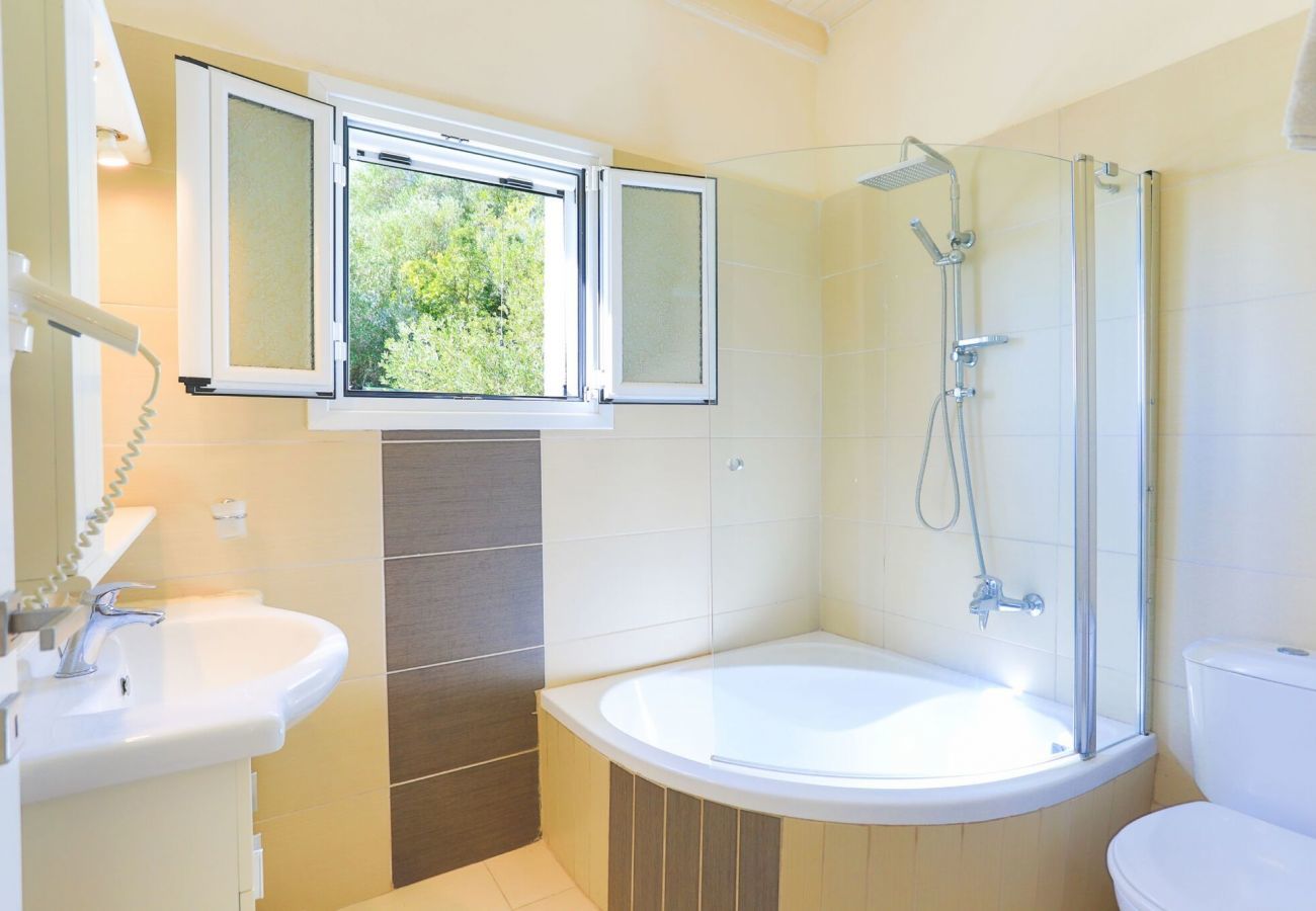 Villa Artemis | A detached villa with private pool on Corfu, Greece