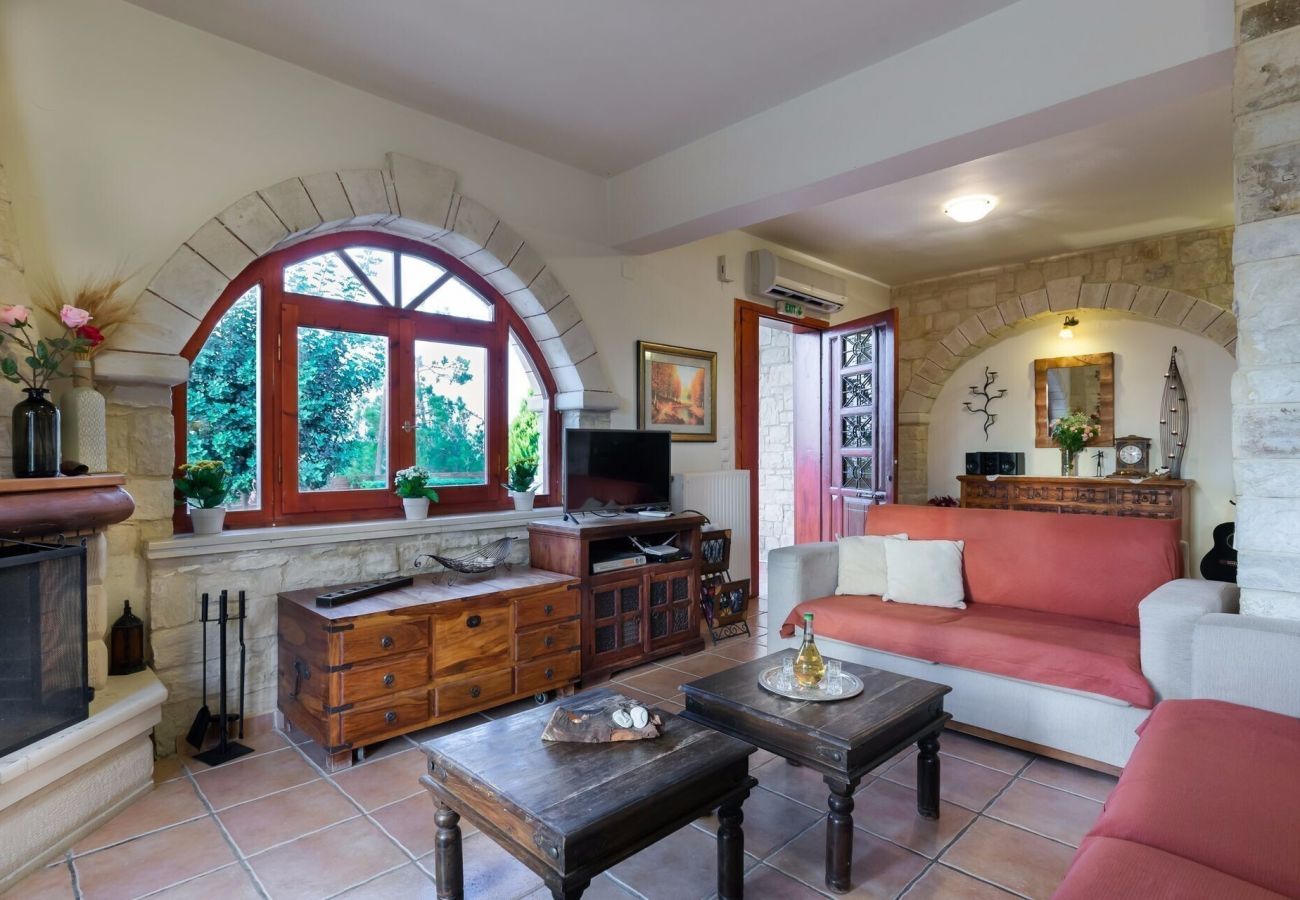 Villa Reena | A detached villa with private pool on Crete, Greece
