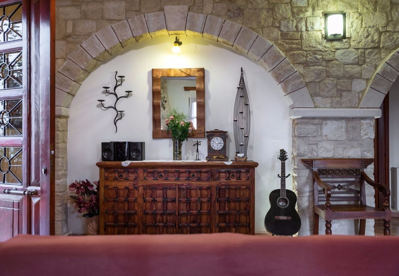 Villa Reena | A detached villa with private pool on Crete, Greece