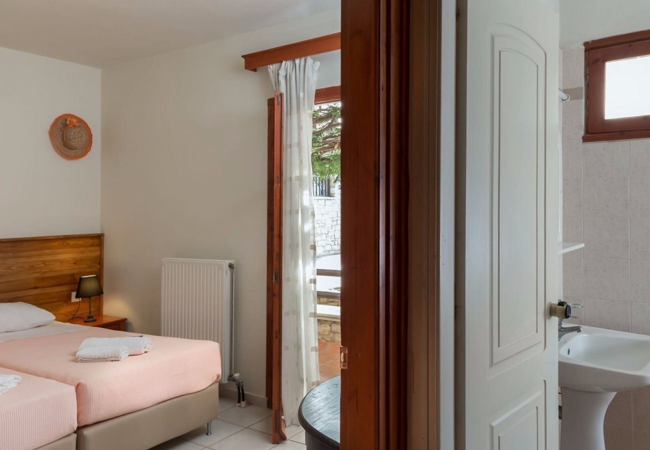 Villa Reena | A detached villa with private pool on Crete, Greece