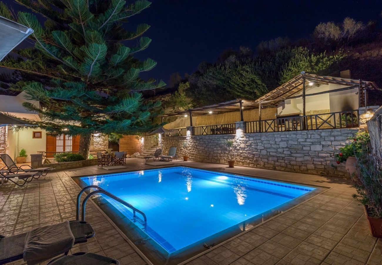 Villa Reena | A detached villa with private pool on Crete, Greece