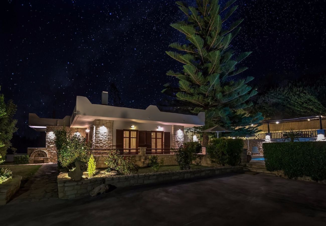 Villa Reena | A detached villa with private pool on Crete, Greece