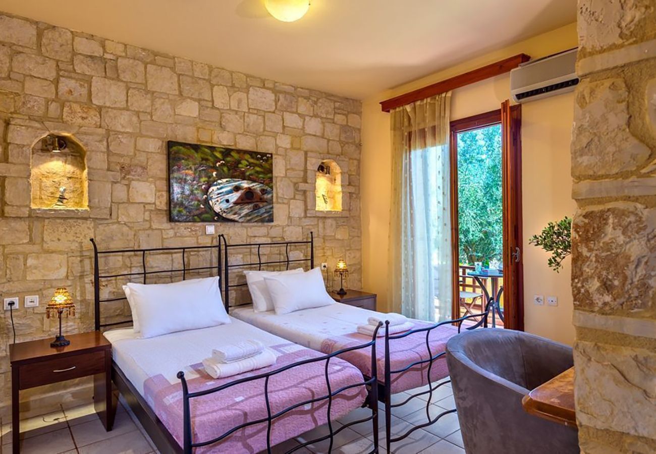 Villa Reena | A detached villa with private pool on Crete, Greece