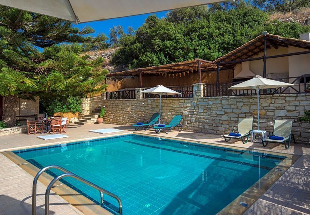 Villa Reena | A detached villa with private pool on Crete, Greece