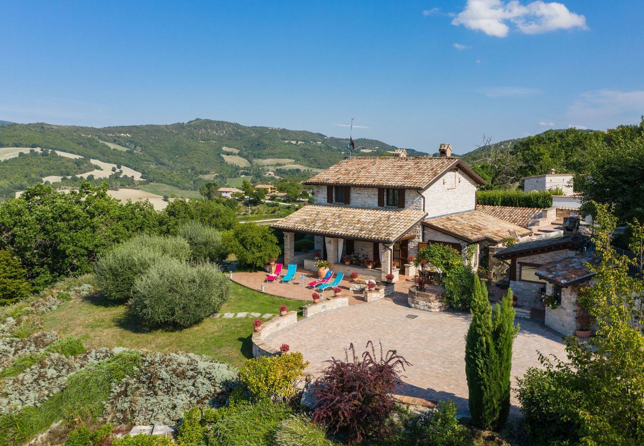 Villa Chiara is a detached villa with amazing views and private pool in Acqualagna, Le Marche