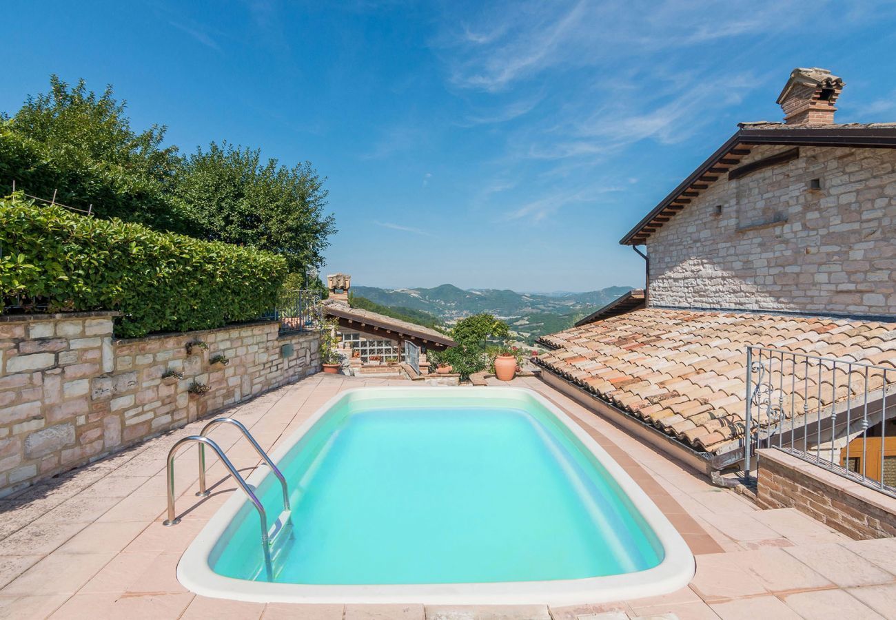 Villa Chiara is a detached villa with amazing views and private pool in Acqualagna, Le Marche
