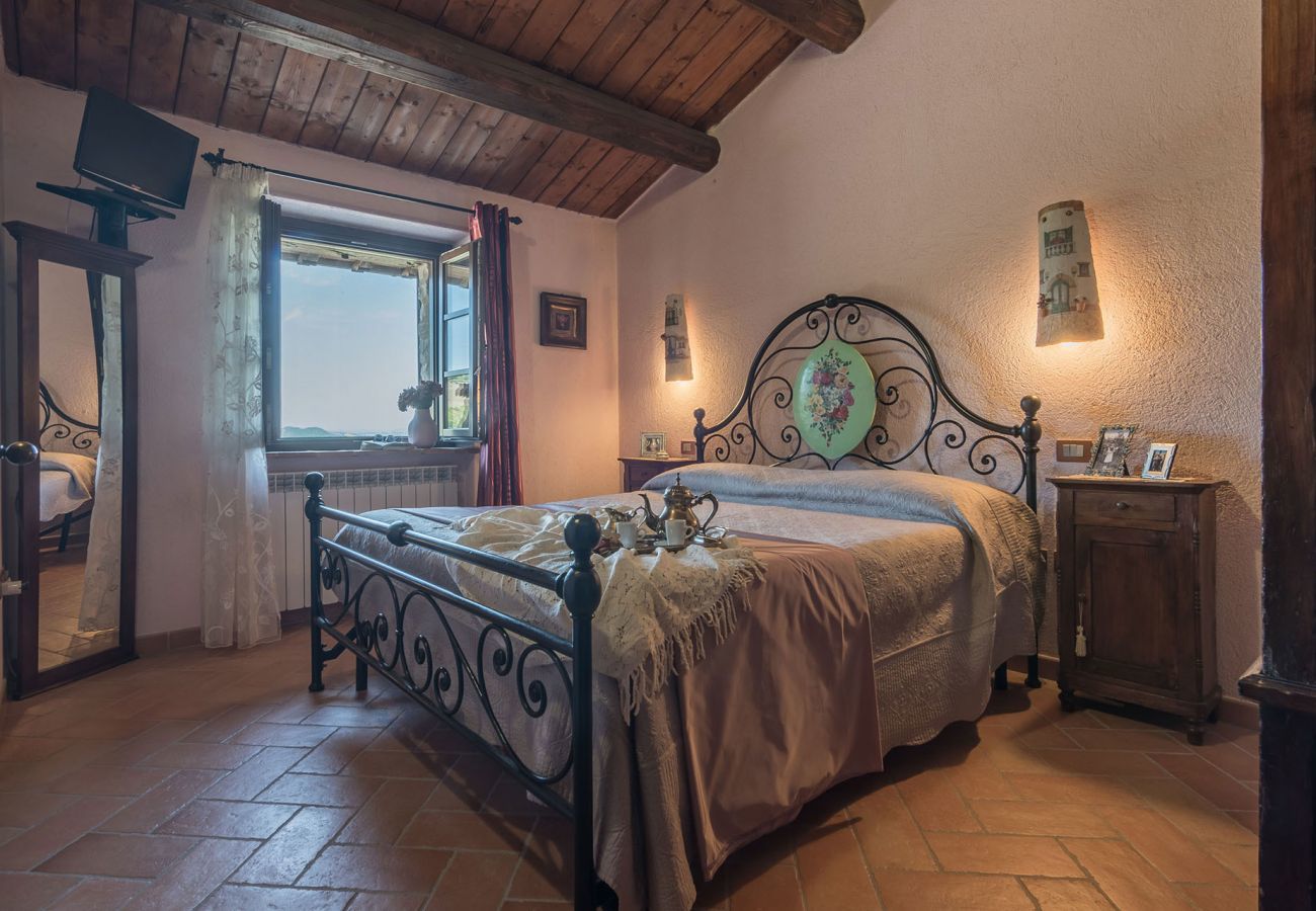 Villa Chiara is a detached villa with amazing views and private pool in Acqualagna, Le Marche