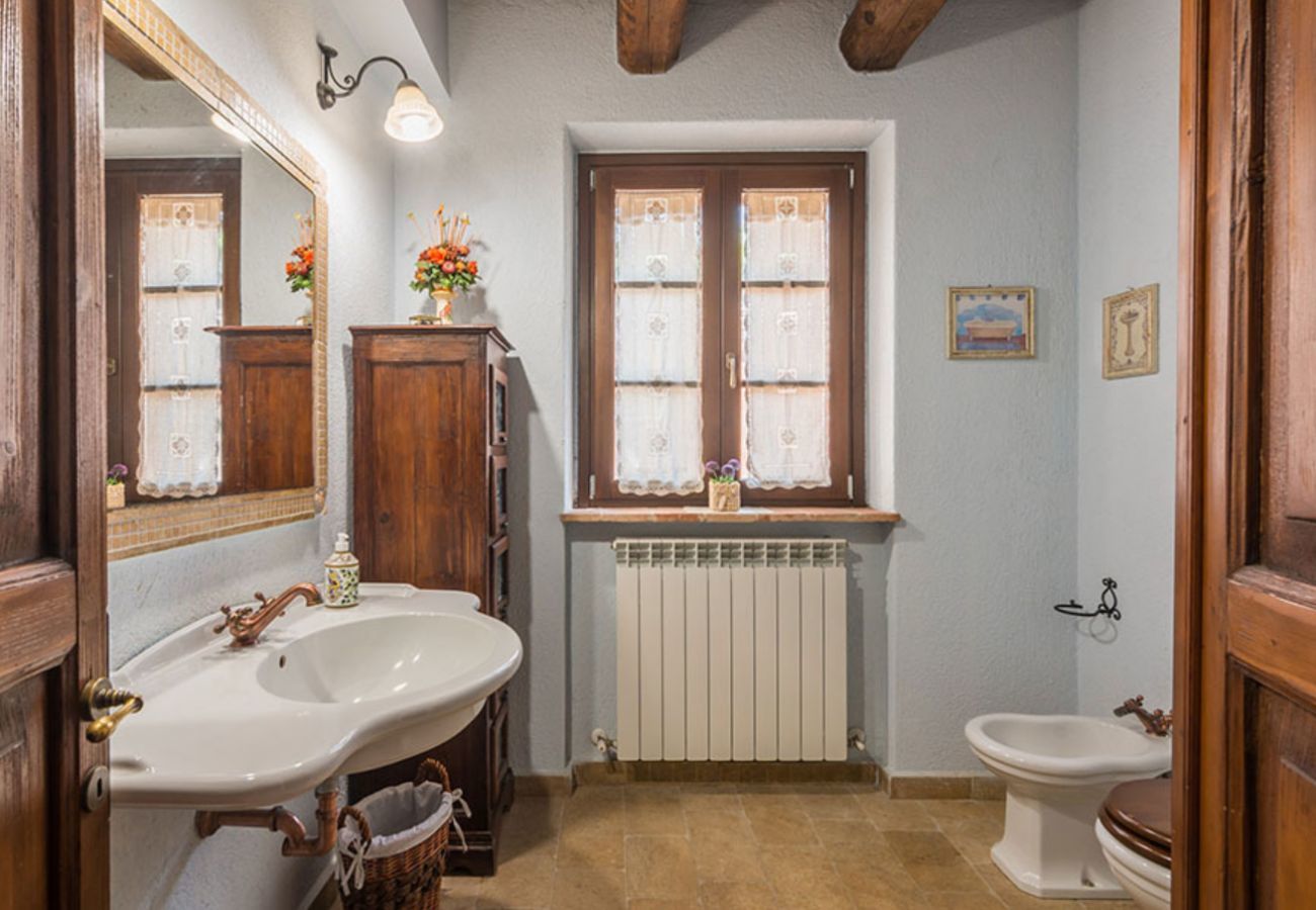 Villa Chiara is a detached villa with amazing views and private pool in Acqualagna, Le Marche