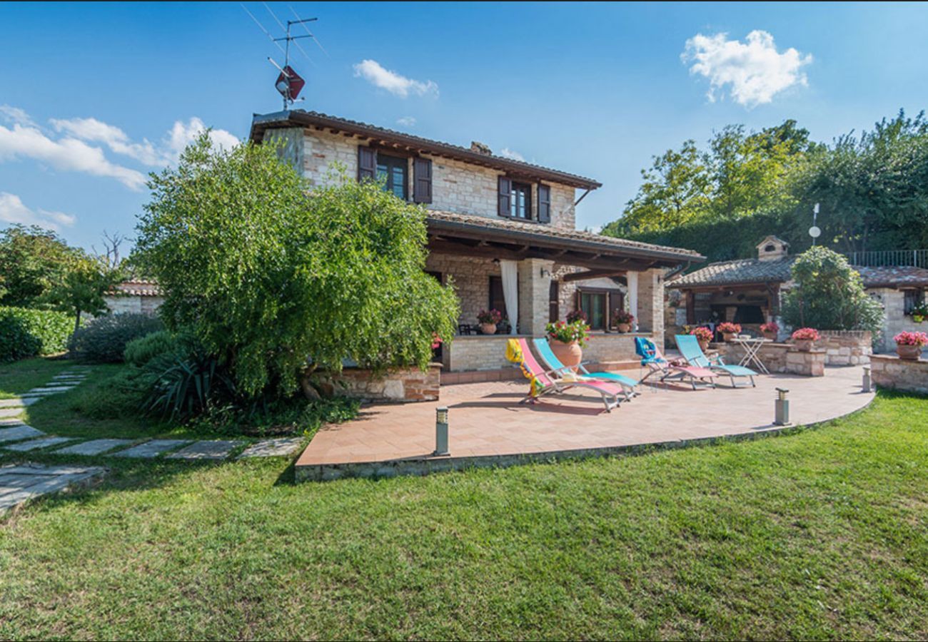 Villa Chiara is a detached villa with amazing views and private pool in Acqualagna, Le Marche