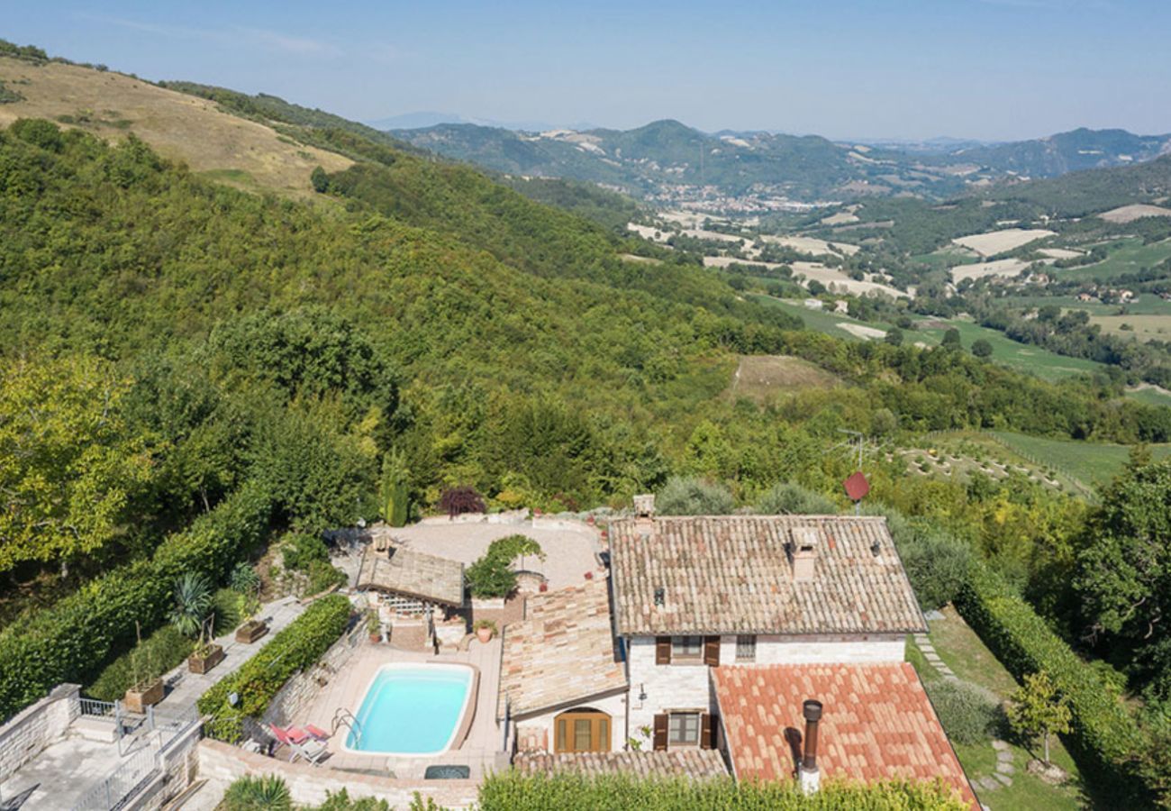 Villa Chiara is a detached villa with amazing views and private pool in Acqualagna, Le Marche