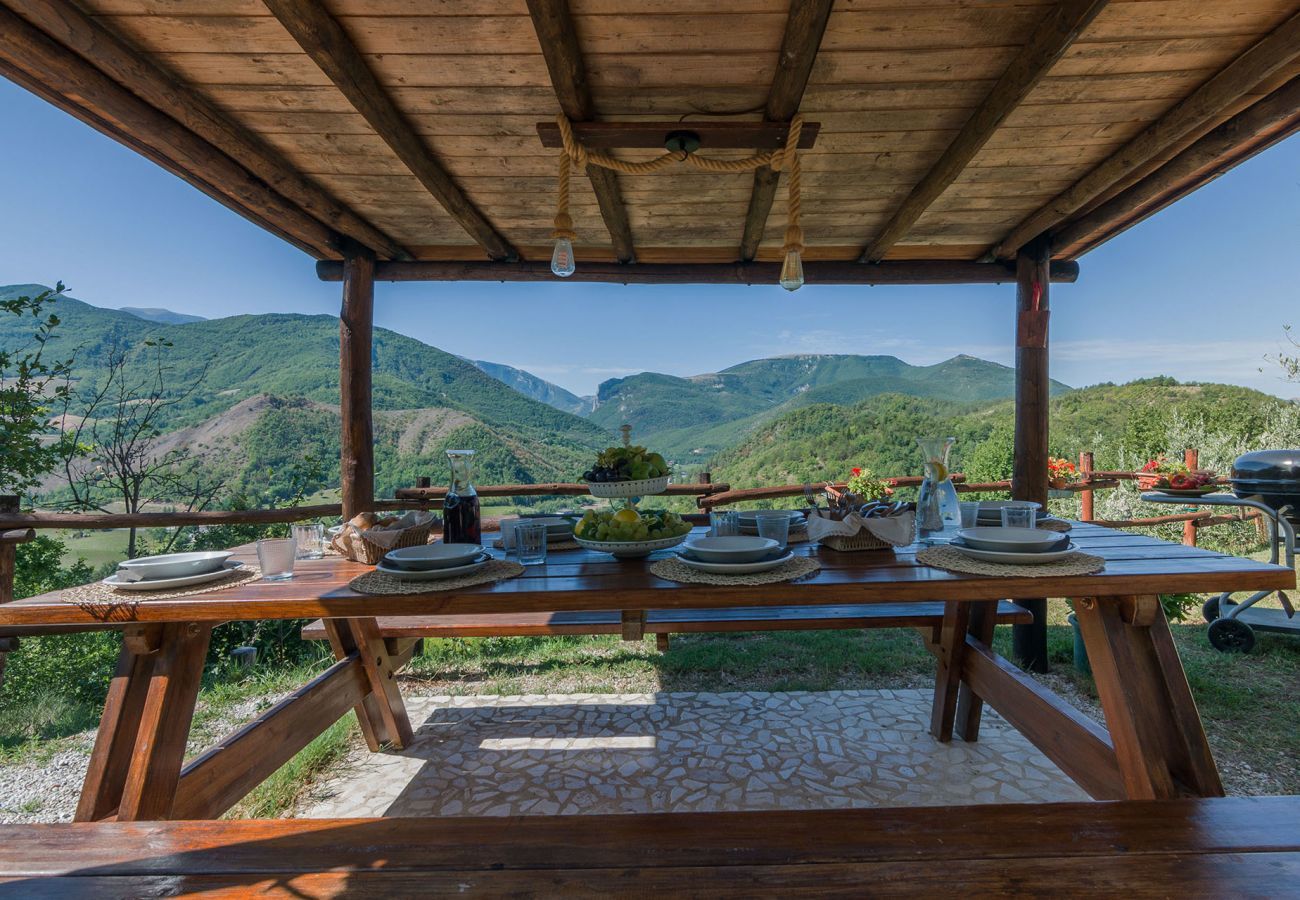 Villa Giulia is a holiday home with amazing views, private pool and two independent floors, in Acqualagna, Le Marche