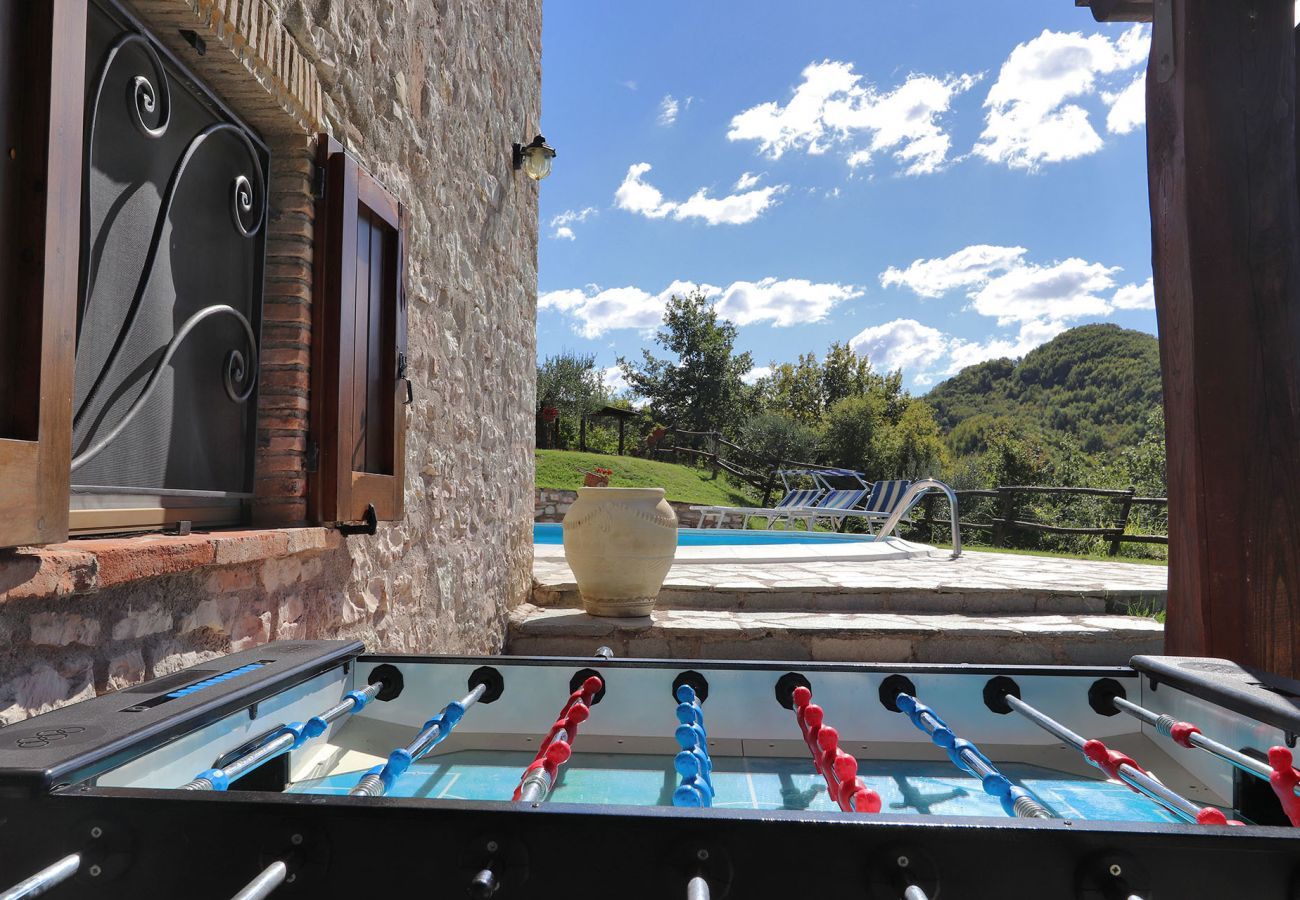 Villa Giulia is a holiday home with amazing views, private pool and two independent floors, in Acqualagna, Le Marche