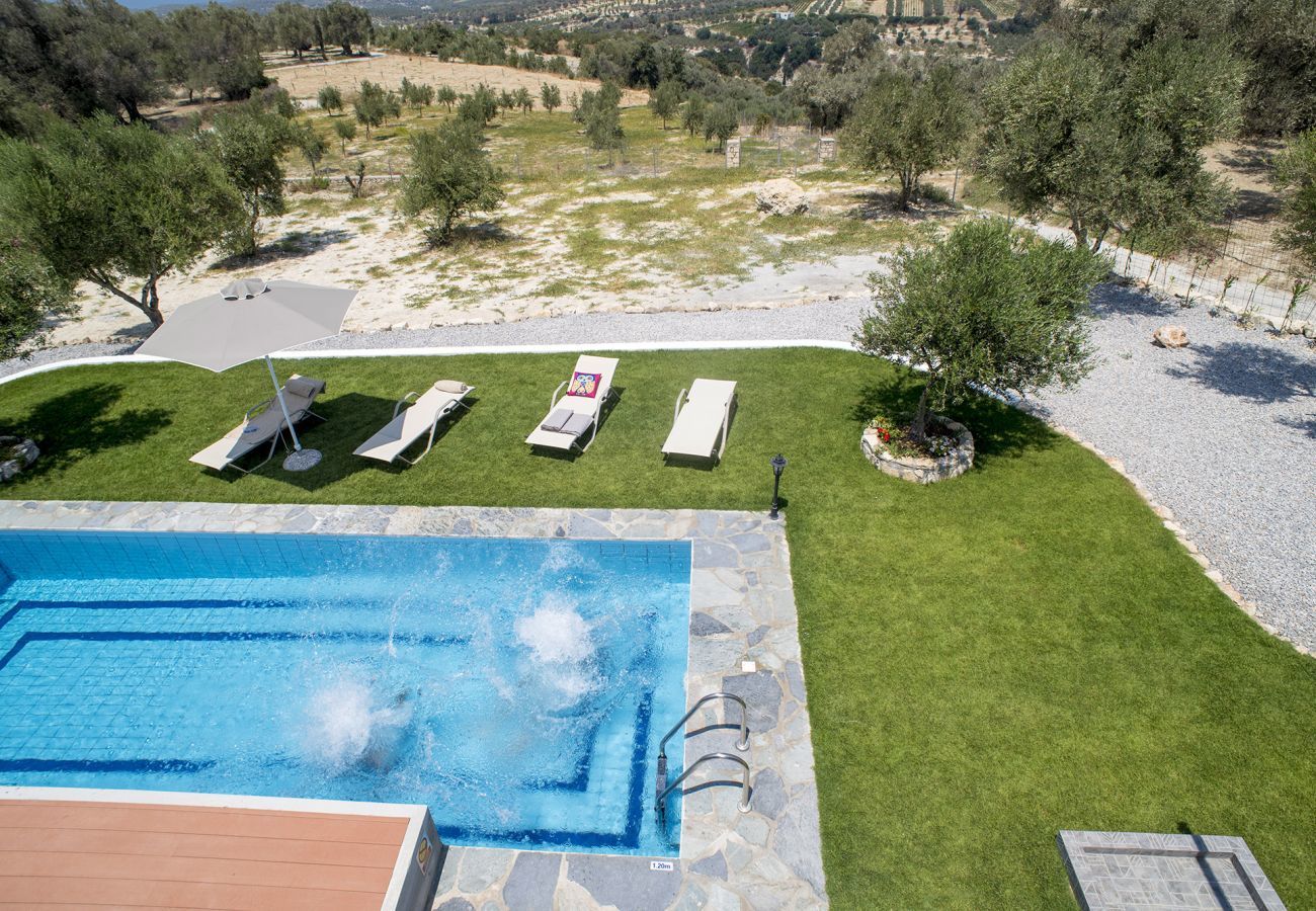  Villa Kyria | A detached villa with private pool on Crete, Greece