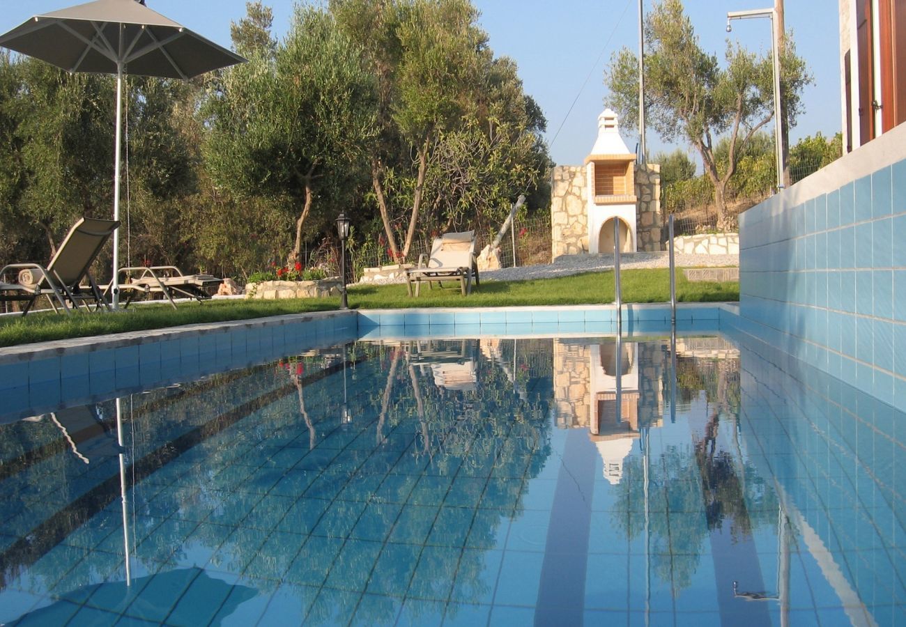  Villa Kyria | A detached villa with private pool on Crete, Greece