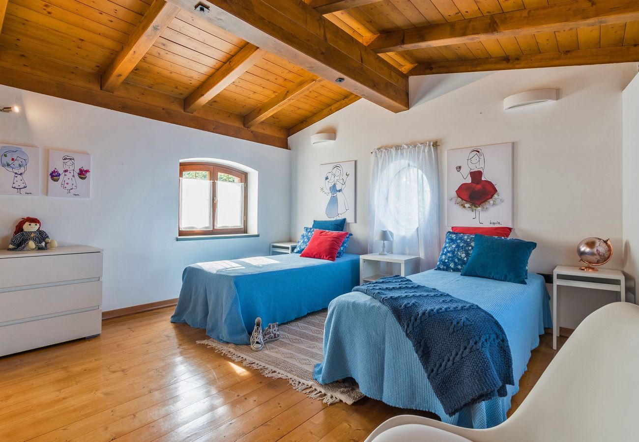 Casa Violetta is a beautifully furnished casa with private pool, spacious garden and panoramic views in Cagli, Le Marche