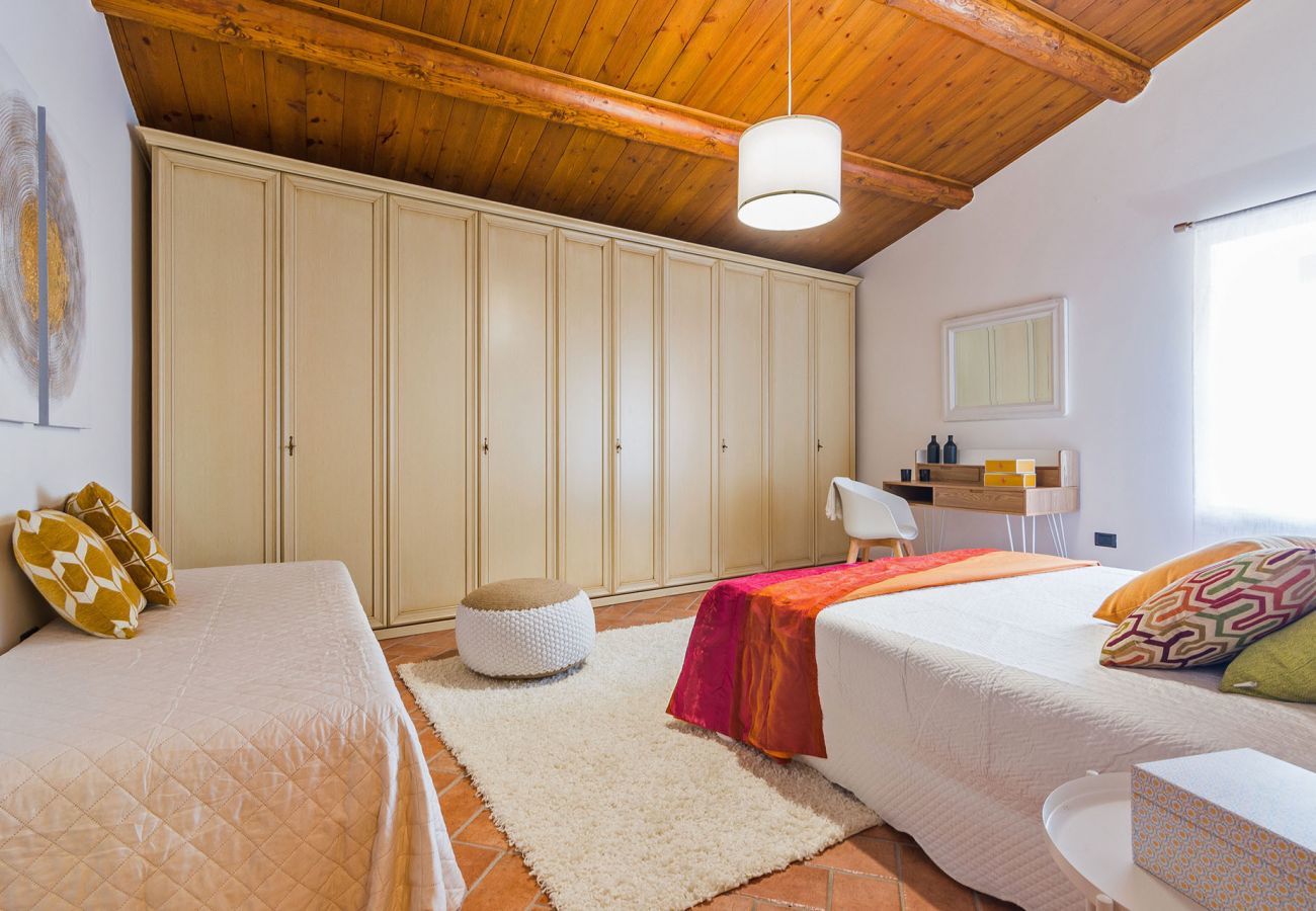 Casa Violetta is a beautifully furnished casa with private pool, spacious garden and panoramic views in Cagli, Le Marche