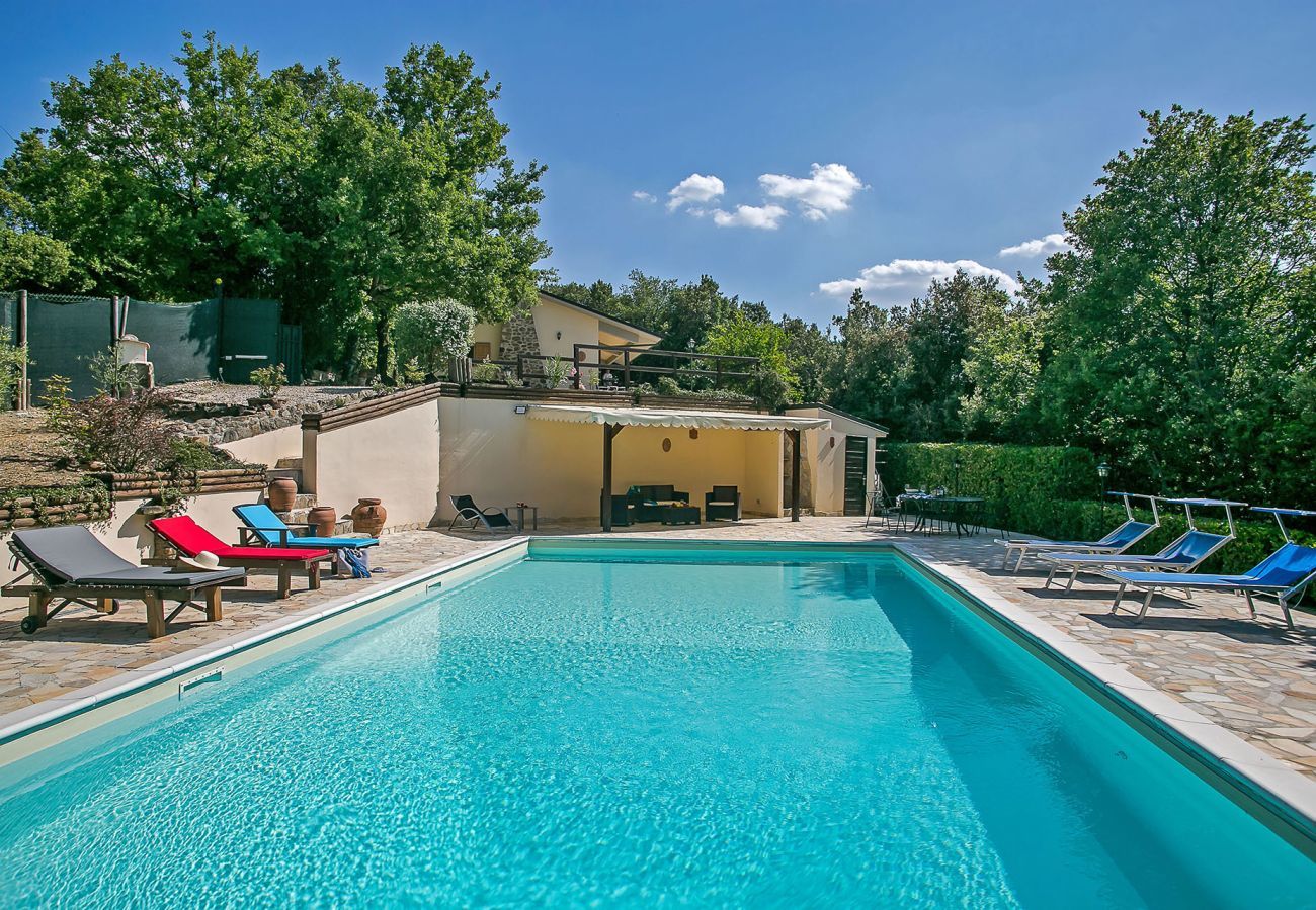 Casa Lidia is a cozy casa with private pool, close to the beautiful town of Bettona, Umbrië