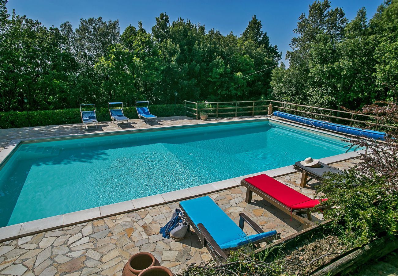 Casa Lidia is a cozy casa with private pool, close to the beautiful town of Bettona, Umbrië