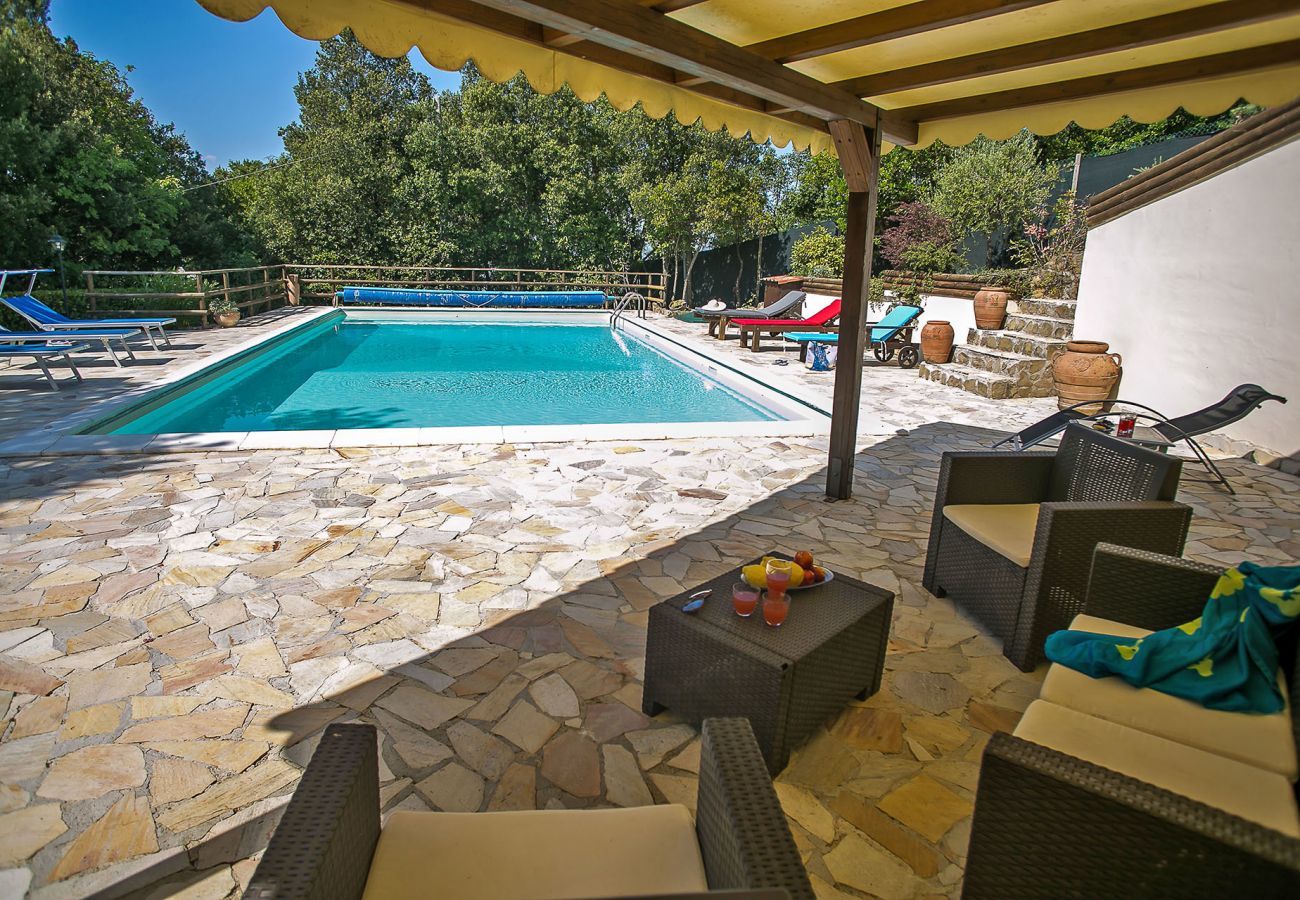 Casa Lidia is a cozy casa with private pool, close to the beautiful town of Bettona, Umbrië