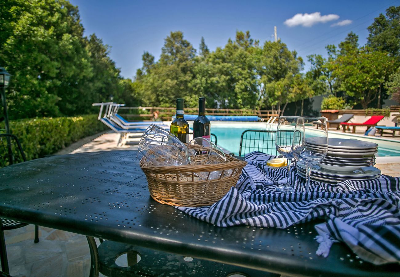 Casa Lidia is a cozy casa with private pool, close to the beautiful town of Bettona, Umbrië