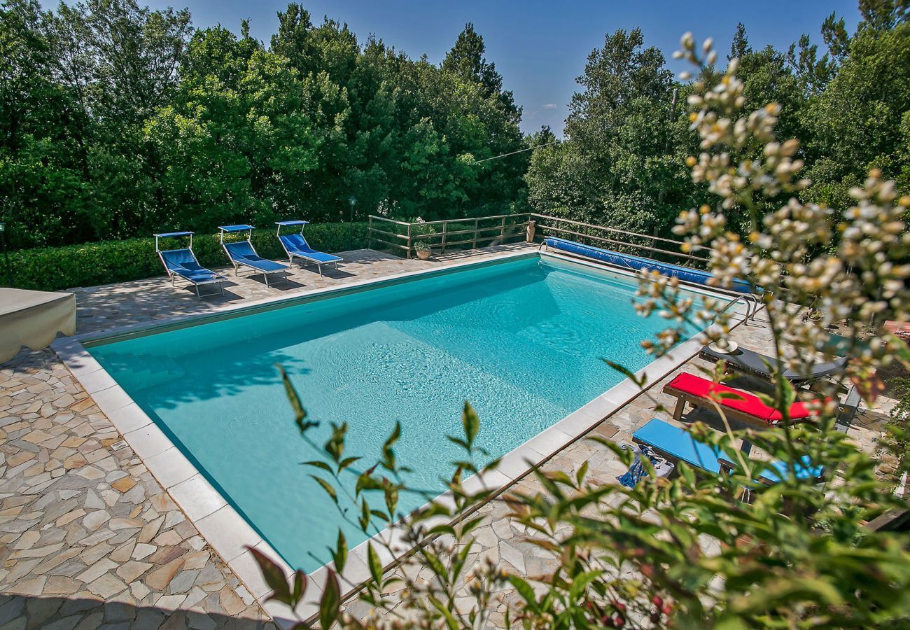 Casa Lidia is a cozy casa with private pool, close to the beautiful town of Bettona, Umbrië