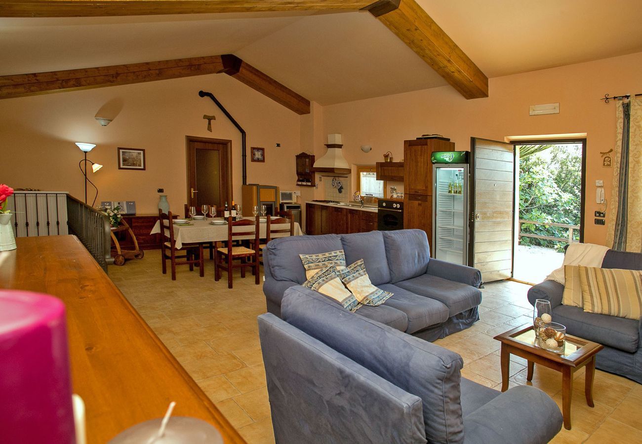 Casa Lidia is a cozy casa with private pool, close to the beautiful town of Bettona, Umbrië