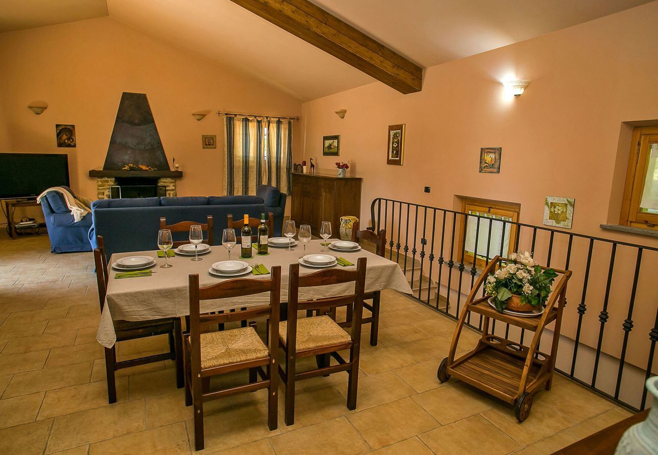 Casa Lidia is a cozy casa with private pool, close to the beautiful town of Bettona, Umbrië