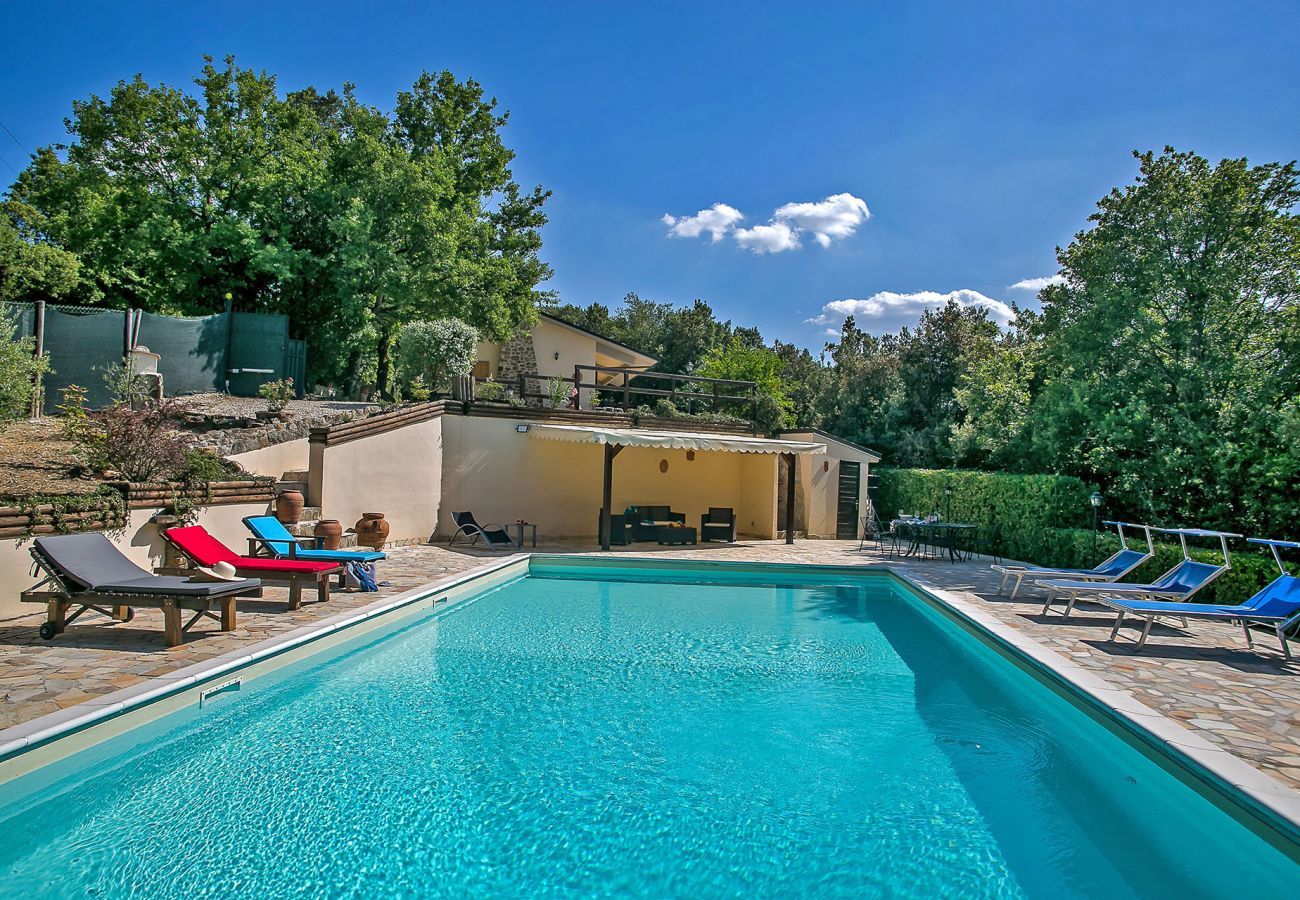 Casa Lidia is a cozy casa with private pool, close to the beautiful town of Bettona, Umbrië