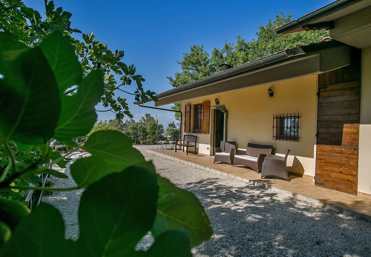 Casa Lidia is a cozy casa with private pool, close to the beautiful town of Bettona, Umbrië