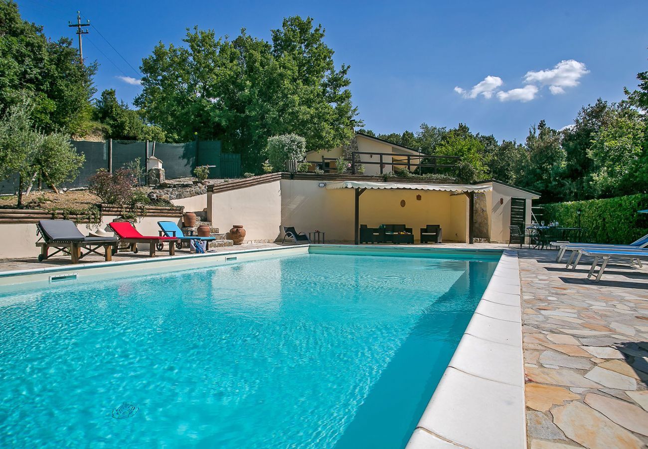 Casa Lidia is a cozy casa with private pool, close to the beautiful town of Bettona, Umbrië