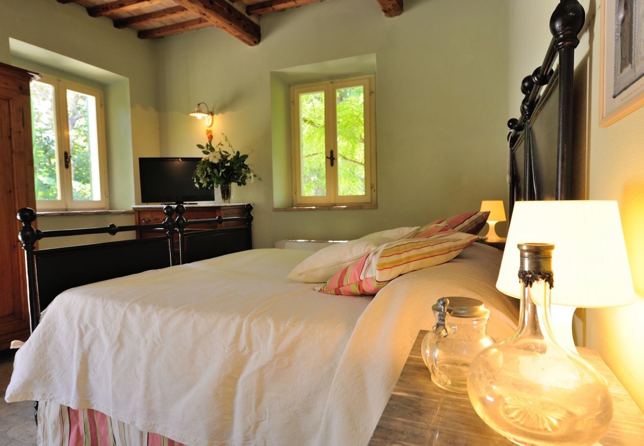 Antico Casolare is an unique villa with private pool and vineyard in Le Marche, Italy. Ideal for large groups!