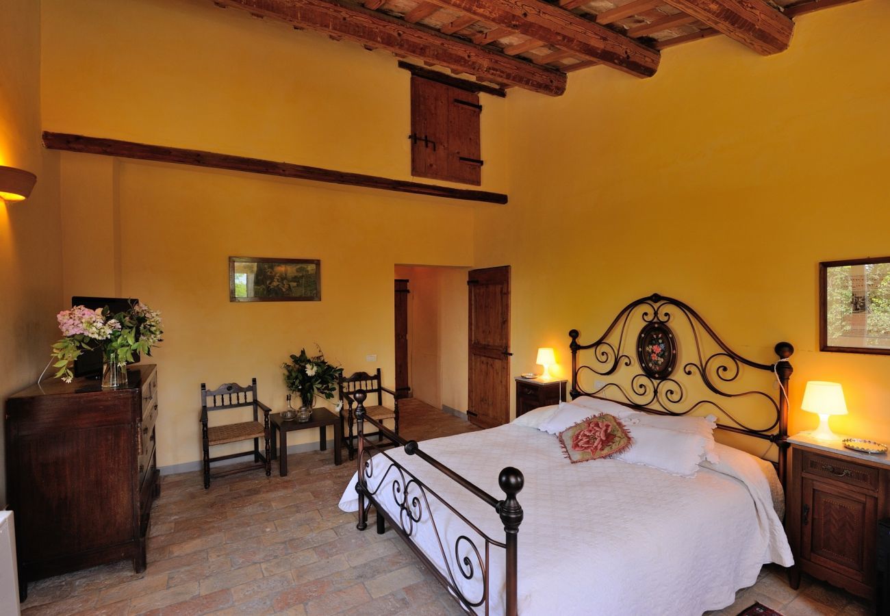 Antico Casolare is an unique villa with private pool and vineyard in Le Marche, Italy. Ideal for large groups!