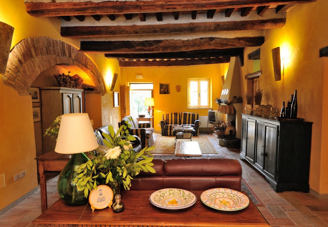 Antico Casolare is an unique villa with private pool and vineyard in Le Marche, Italy. Ideal for large groups!