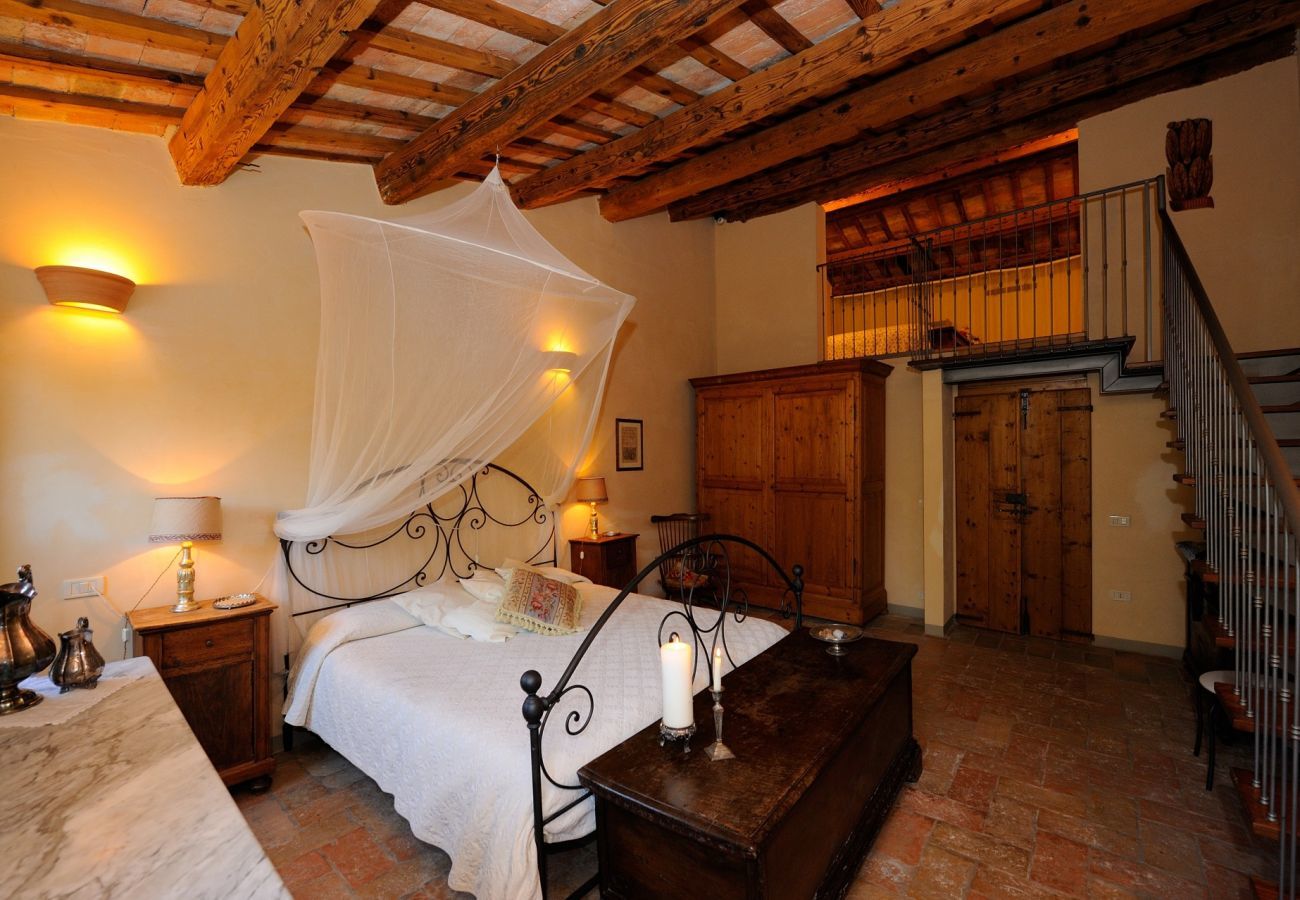 Antico Casolare is an unique villa with private pool and vineyard in Le Marche, Italy. Ideal for large groups!