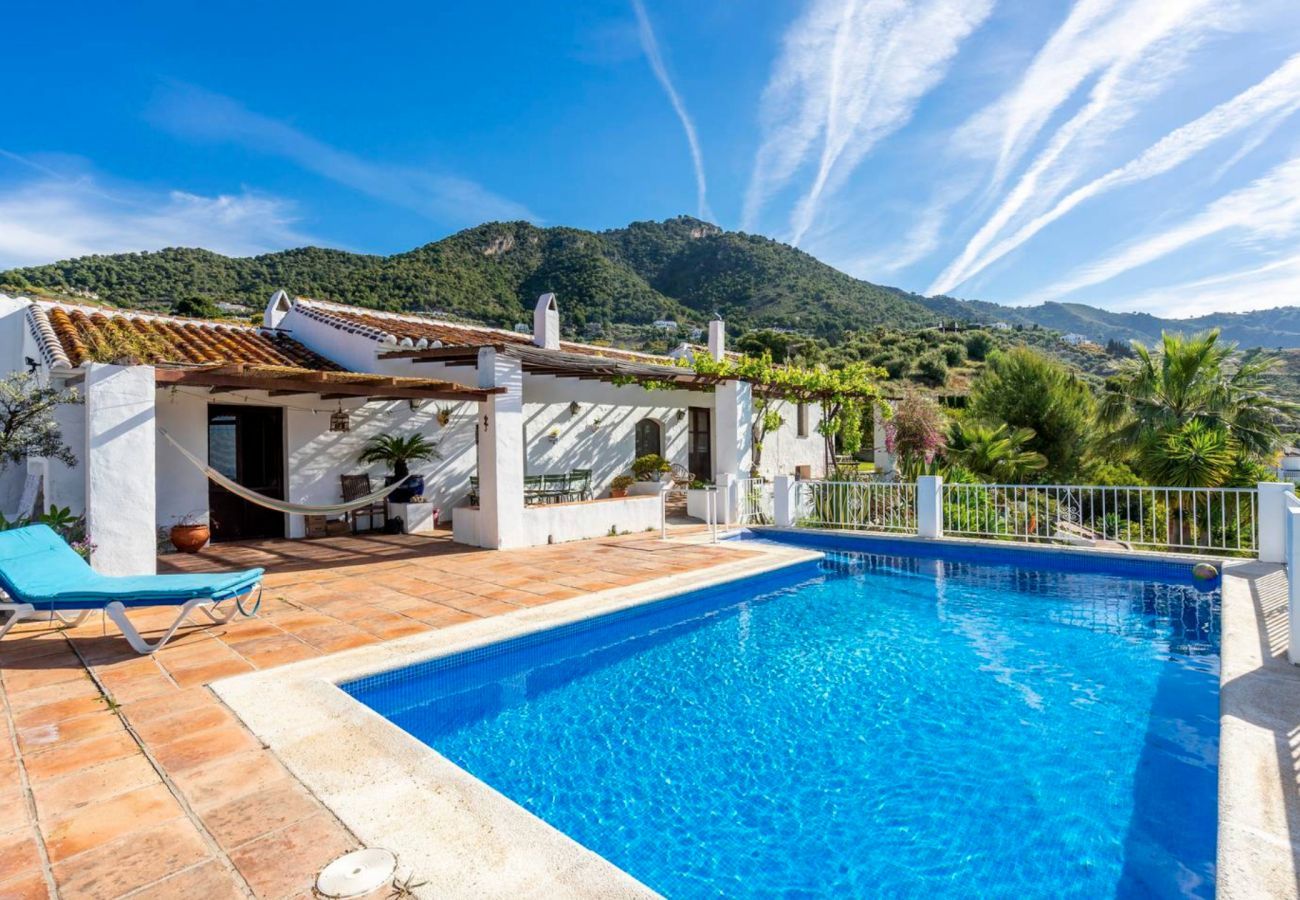 Beautiful finca with amazing panoramic views and a private pool. Close to the picturesque town Frigiliana.