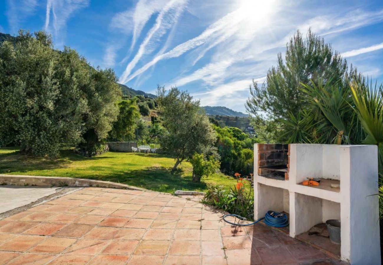 Beautiful finca with amazing panoramic views and a private pool. Close to the picturesque town Frigiliana.