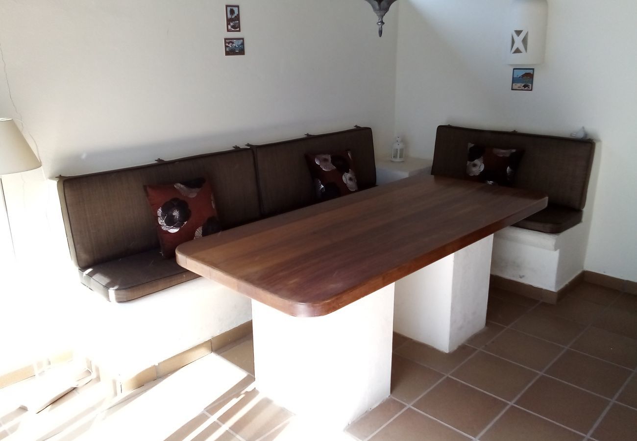 The best of this Villa Graciosa is that you have your private heated pool and also a shared pool of the complex.