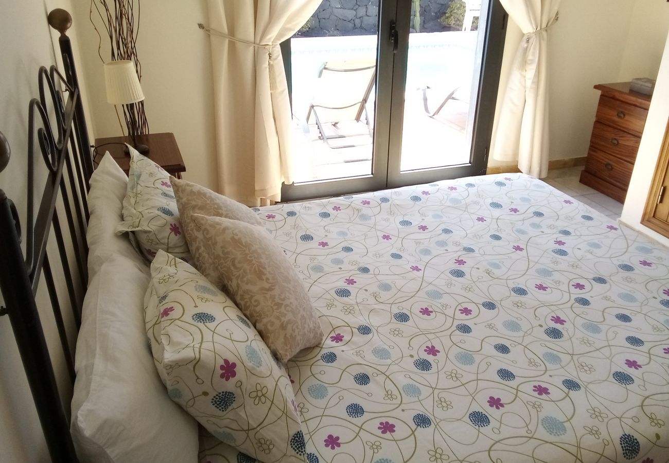 The best of this Villa Graciosa is that you have your private heated pool and also a shared pool of the complex.