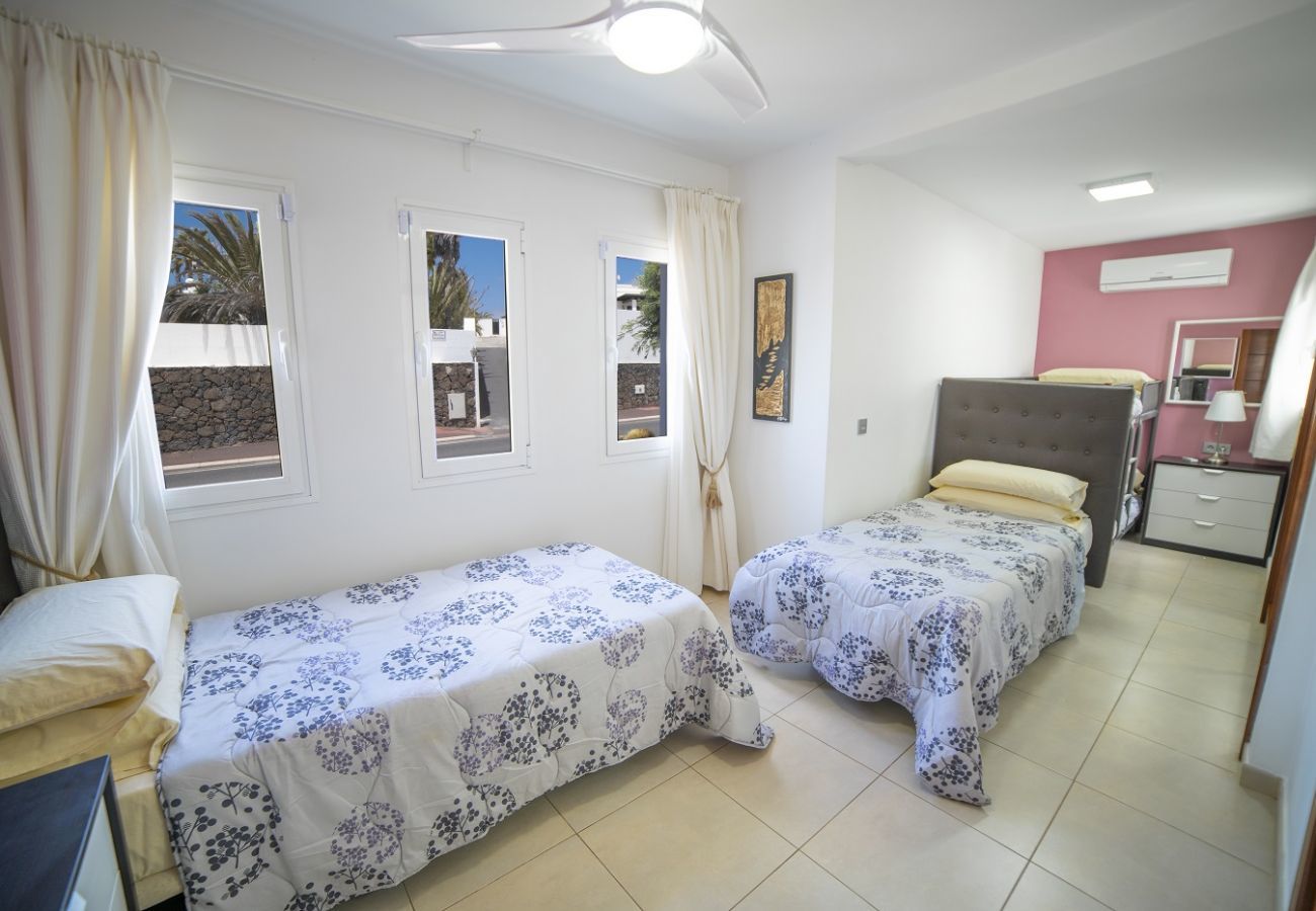 Villa Carmen is a luxurious holiday home for a large group. With heatable private pool in Puerto del Carmen, Lanzarote