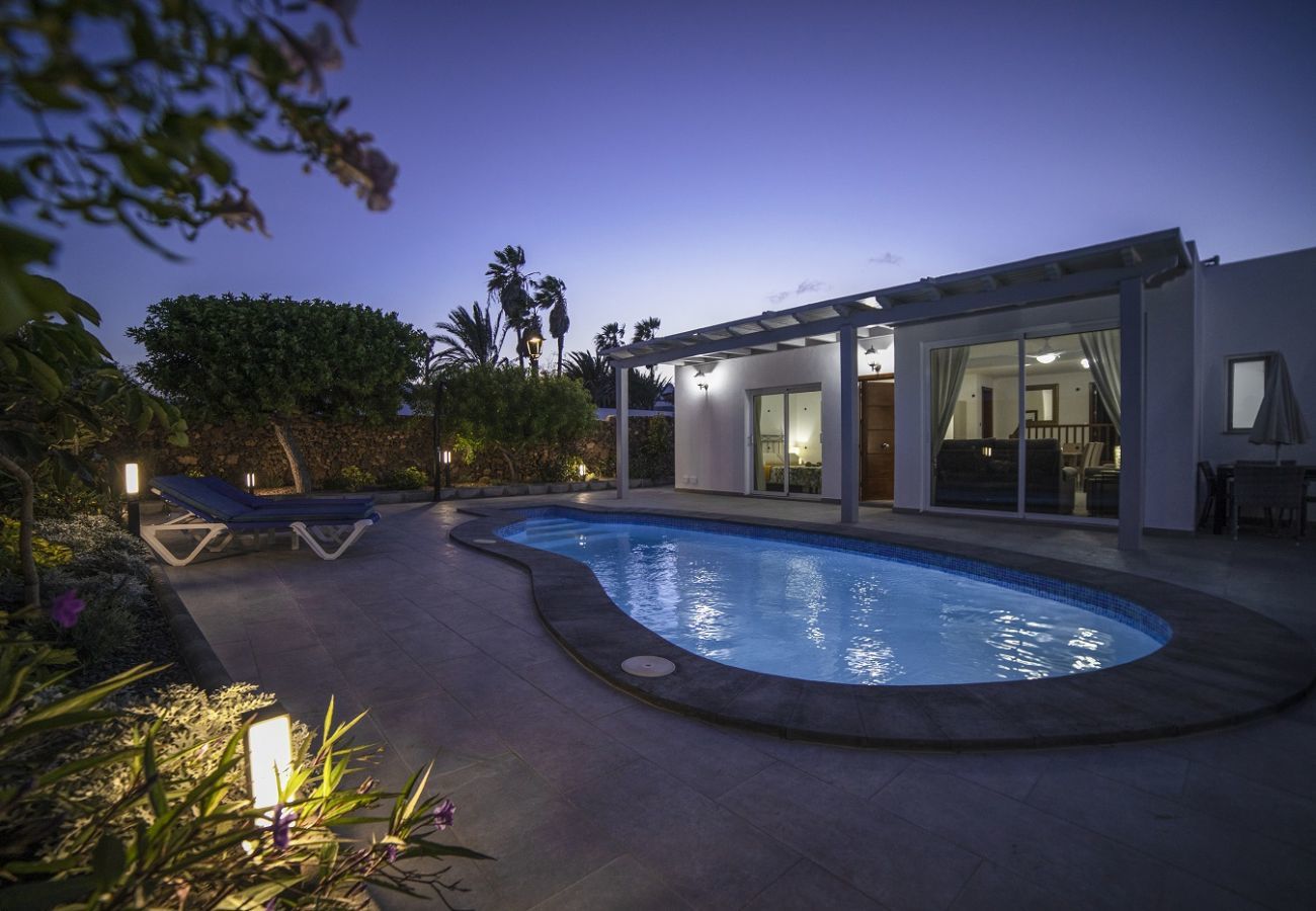 Villa Carmen is a luxurious holiday home for a large group. With heatable private pool in Puerto del Carmen, Lanzarote