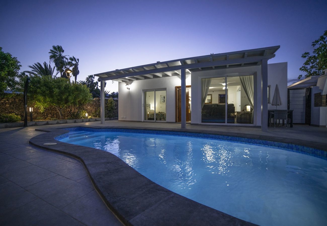 Villa Carmen is a luxurious holiday home for a large group. With heatable private pool in Puerto del Carmen, Lanzarote